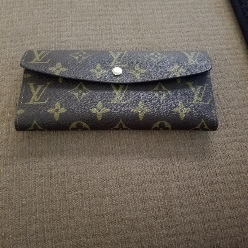 LOUIS VUITTON WALLET
